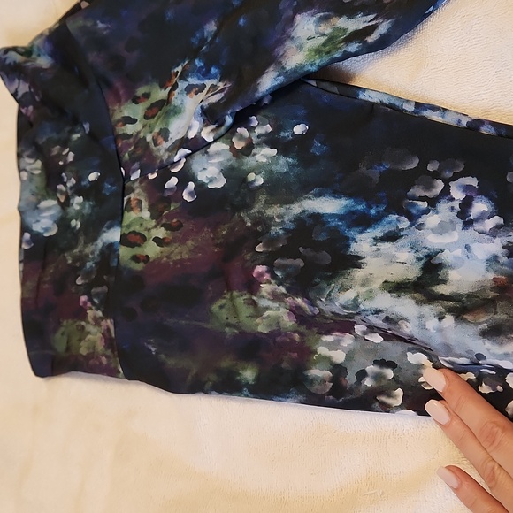 NWOT Multi Color Leggings - Picture 6 of 6